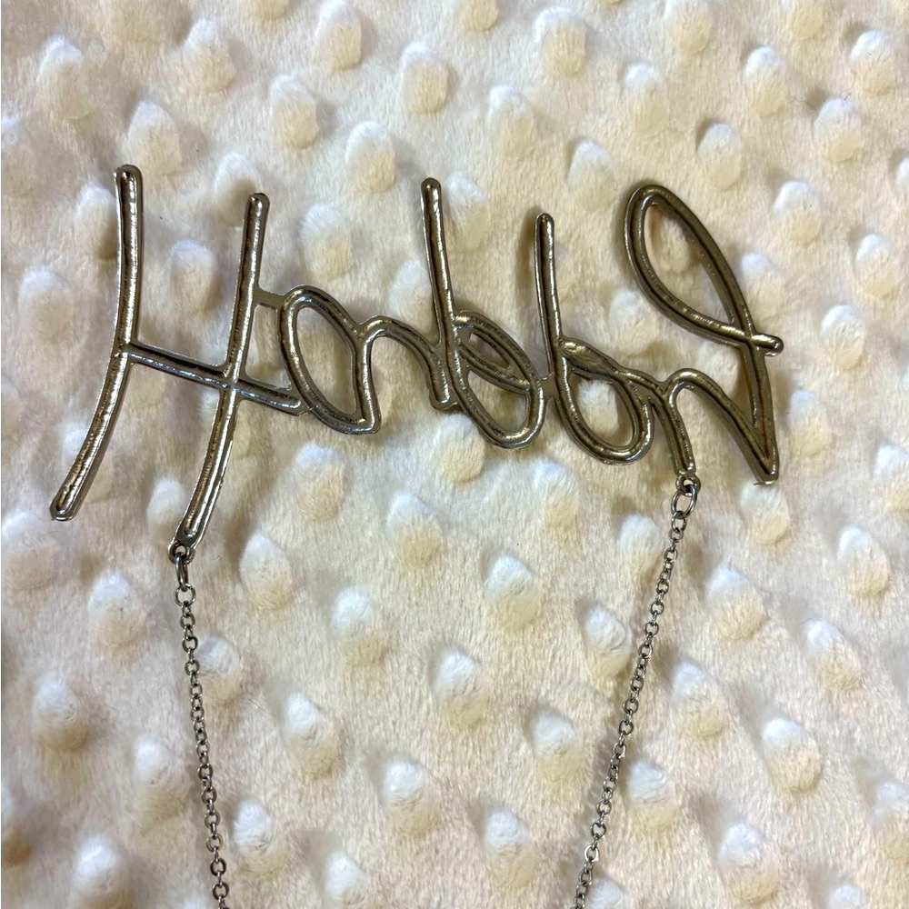 WhimsiGoth Vintage 90s Silver Script "Happy" Nameplate Carrie Necklace  Y2K - Picture 3 of 5